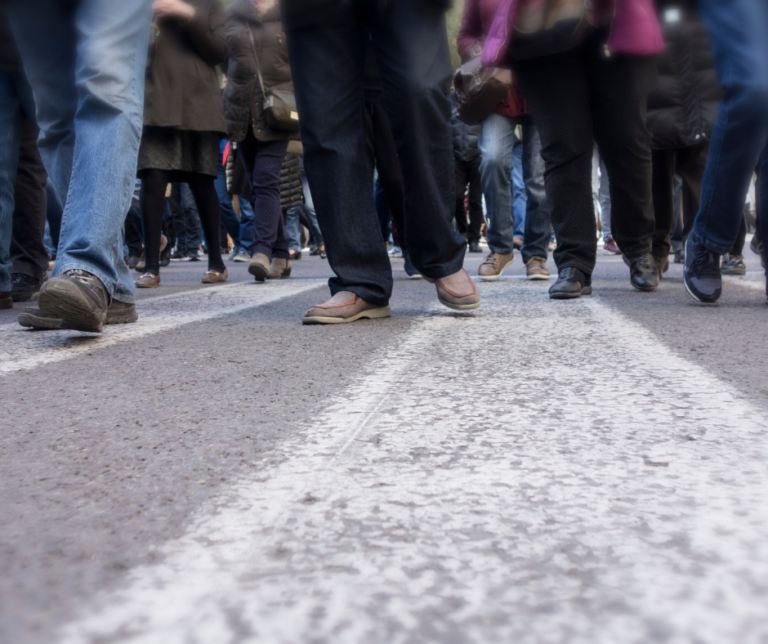 IA prédit les crises sociales